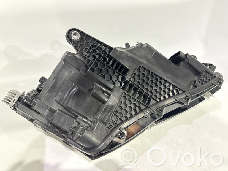 2b77bf53925526265725f5917a26c8a8-2ecbb0246fcbf75bececd7d520faa7f5_headlight_headlamp
