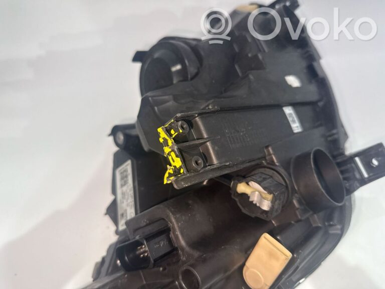 3444a3de789431e784fbca5a99402109-8773111bb116cc3740f46a358c70ea2d_headlight_headlamp