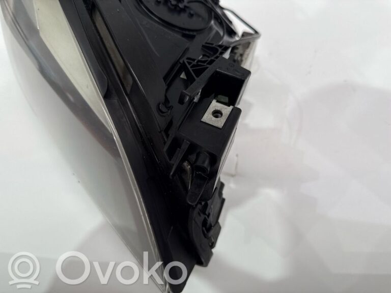 349b8735a0fc53e98143667f6b44efe9-40ef447c3b0b7c7a49e3d2982890aae3_headlight_headlamp