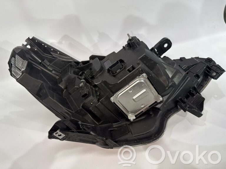 55b8a4e6d40b75091ba3efe2aa29ea3f-cf39fe6514ee2233feecf636ea2110b3_headlight_headlamp