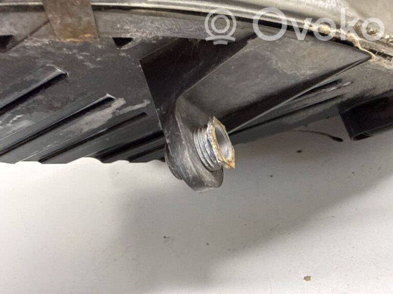 5ad05307173746ac9c3b91e1f6302df6-04aa2319b63aecf8593c810dc25ba55e_headlight_headlamp