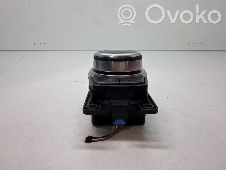 68e84e4ec1cda5b19f83de2fbb290d24-c3845dedea8d6bbdbd9e4b00c963f414_head_unit_multimedia_control