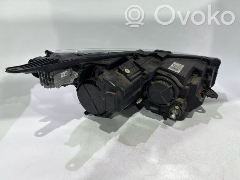 7c68bab4e904b800bfe5398b08fa60c2-e30403409949c3b90af9df7e01620097_headlight_headlamp