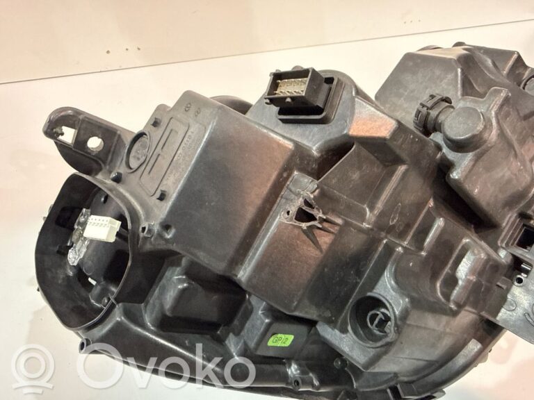 8149911c89427cbda884d222c7ea48e4-6f052860cf453d4e3358518d3b27942f_front_fog_light