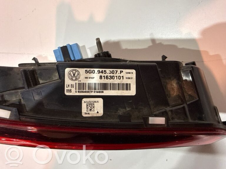 897f0076eb59d48e3b36944d0346378c-b9453f2d024aba2b3dc3f09d3e296457_rear_tail_lights
