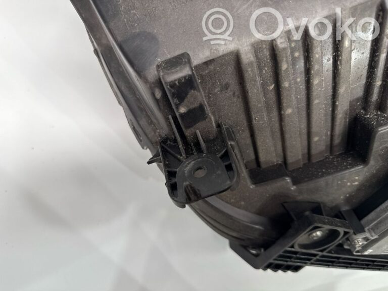 9a1cc778cf5c2b74aae8f3c404347d17-a9f38dc53c2bd02a4d98a8615be4bef1_headlight_headlamp