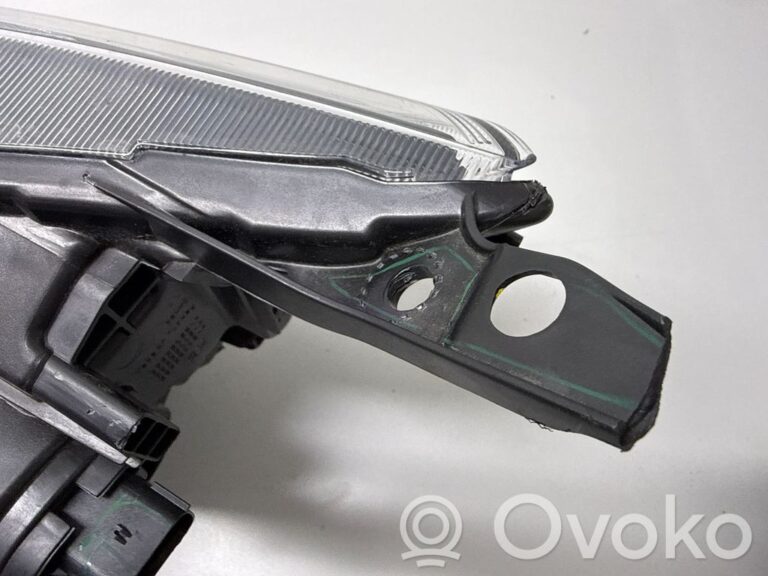 bfc429bf00a96d0fb9194216dd9ab219-5160d2531ee8ac02859b47b19e5e4d1b_headlight_headlamp