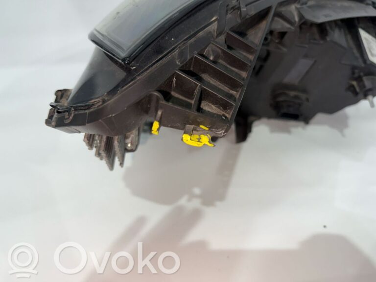 c3c712f6cedaac7f765fe62d107fad44-d4bc20b99175376a7e17a0dc5b9ff917_headlight_headlamp