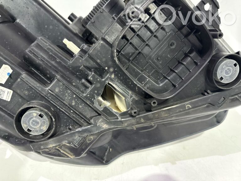 c3e3bd57ec089d1a4172235a7b7a120c-ca96cd1ab14b95616c536f1c6d92c9c3_headlight_headlamp