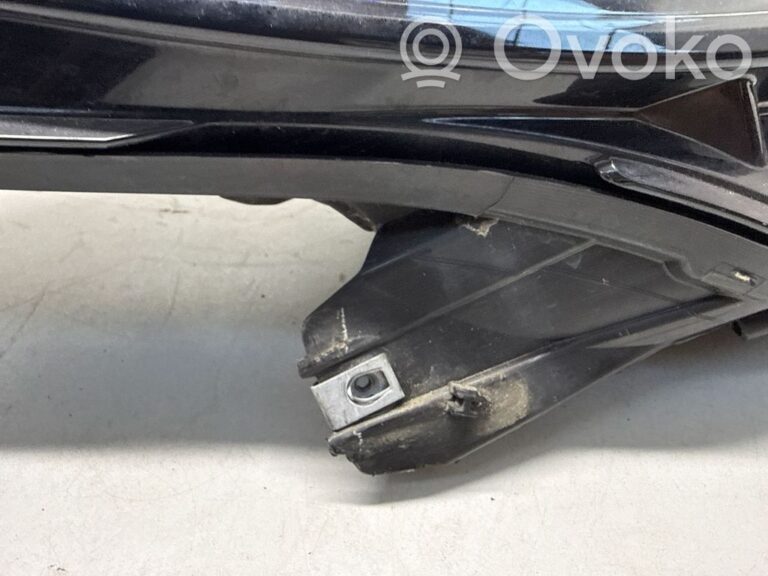 f0b1b5da86c327c129fb32b3b176b89f-ac15858e8868052a640c202d804aa6a5_headlight_headlamp