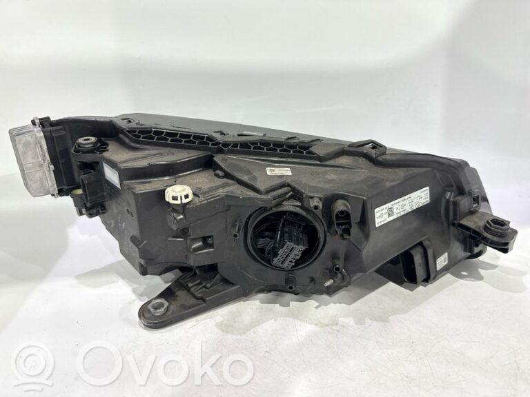 f6f5c0c38c8b79881b171e7cf13f1bc9-8e9bf39fe526752fc8775e01b1324148_headlight_headlamp