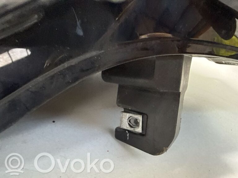 09253136d4b0a52581fcba1028c00d81-18a8dbd7bba4f662e4ab64ae987ef096_headlight_headlamp