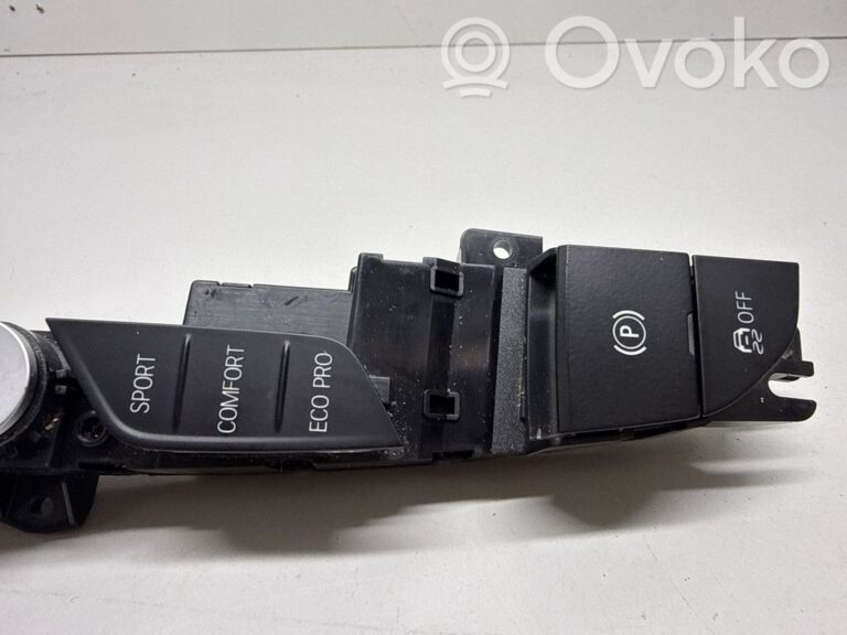 0d3bf14f97679771a586d1310c6c9660-90792ade7c05651deb10f0ce53bb8add_a_set_of_switches