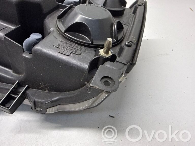 1aa849d92a23484f3341bee7b8dac9d5-07b60d008f843723a37e9bd0af28e47a_headlight_headlamp