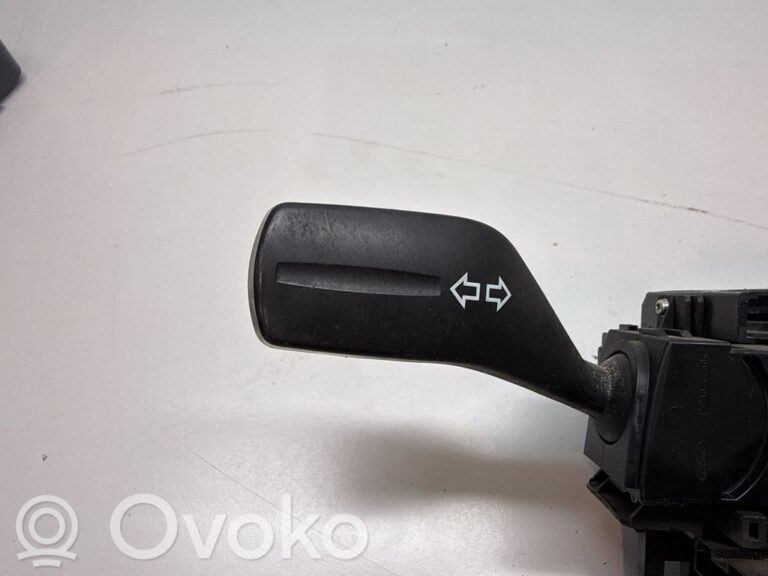 1b55553ba591283933f3c57bf648e583-dcfcc58f8eaf57cdb6c3c6122cf88324_wiper_control_stalk