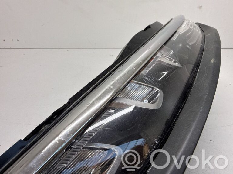 2be6e8369de31d07c8e66560fa9b3eda-c5cf40a48cf45686f83352482606ad24_headlight_headlamp