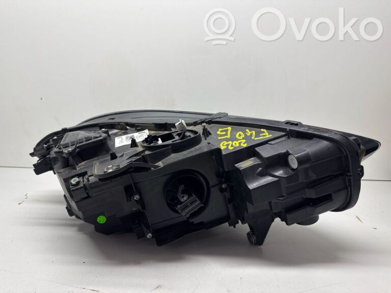 308ff7f8aa60ba4068b7e9c32b0c4b87-1f6a67438aaf5726d15ad23d414847dc_headlight_headlamp
