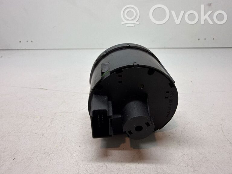 49bba6bfa19466c24f8bab4471f34a16-93c8426e6771da42389297d5f130bfda_light_switch