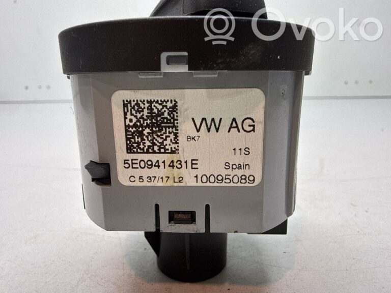 5d318b4765cb600f039c3008b16056f4-031d2289d5b18f81526125f3b421da6c_light_switch