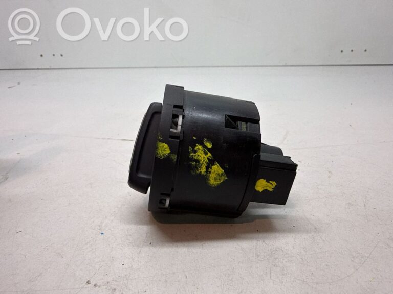 6c4b6b628a638e855c928b12b5649280-79e7b9128fdfaa7a37244af0f5399285_light_switch