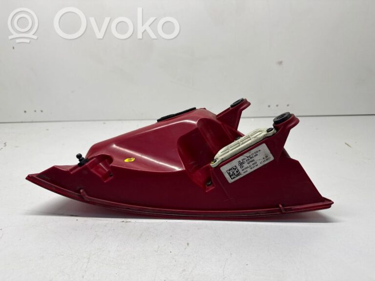 6f2a2557341e64c8630a671352aaaeba-c6a53cdddb22c1325d7a2c598806d4de_rear_tail_lights