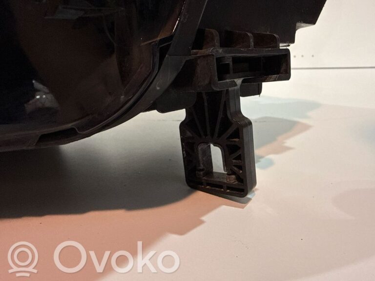 92e40207d9c0d62b8cfe0332c2255ab6-9d37d7f9a6e1ed1f1f1ac6dd25d49cd5_headlight_headlamp