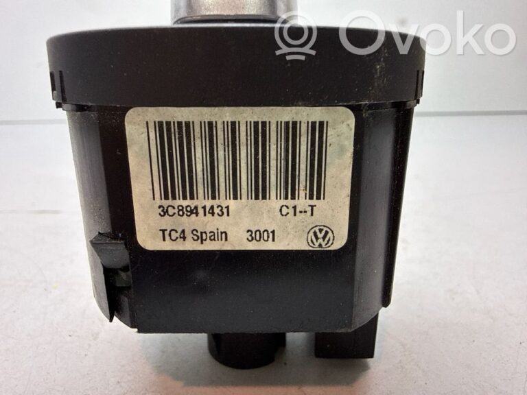a2411311799795c083a77f8545f0437c-7e77816dcf0782e7728a992eebc29594_light_switch