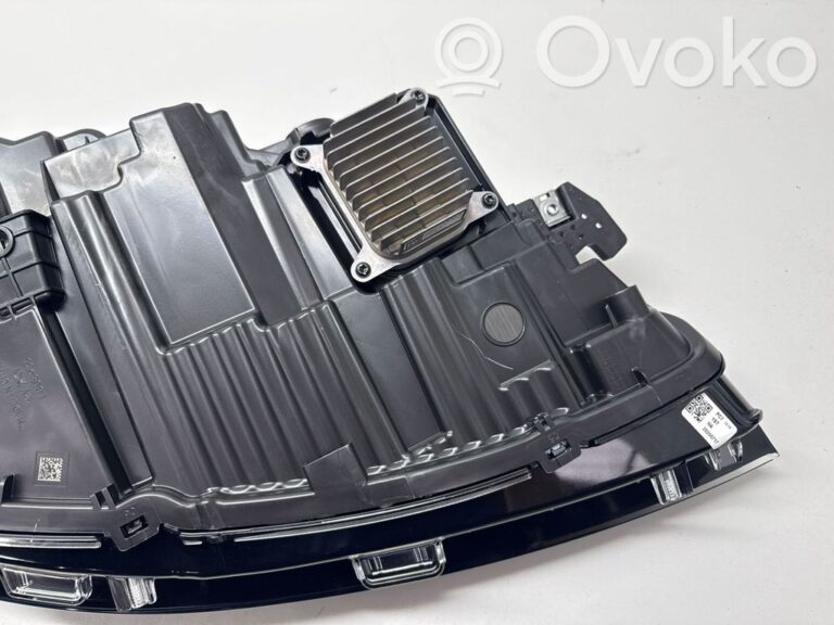 ab49ed1ee4c2e76a1e51695b07e6279c-812dc7177700eb1a2edd26a7f7fea1e4_headlight_headlamp