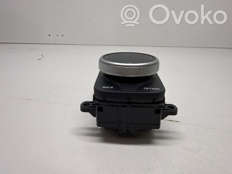 b486aa1fa7e086ab86810e8baa31b060-384532ac50199d7264c8ed1e1a59e861_head_unit_multimedia_control
