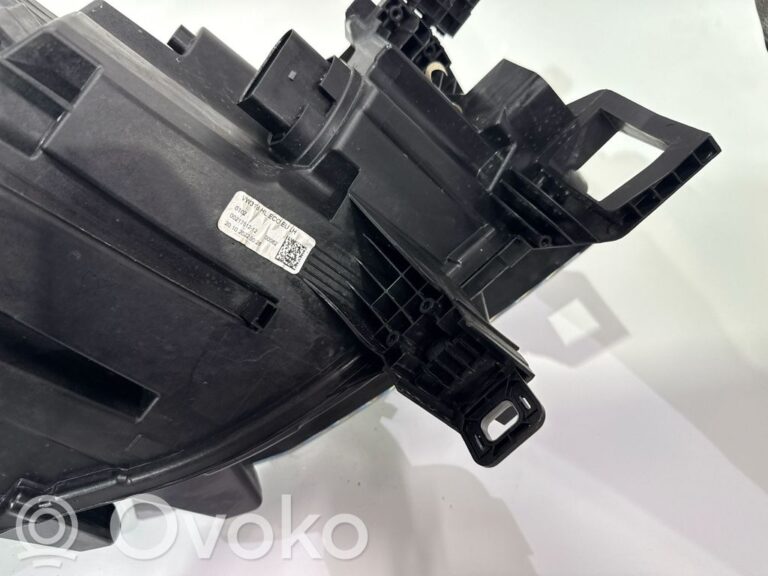 c952af1b5a387af9d15de50d9014869c-e79bb667b8fe93a905e4fedb28b823a6_headlight_headlamp