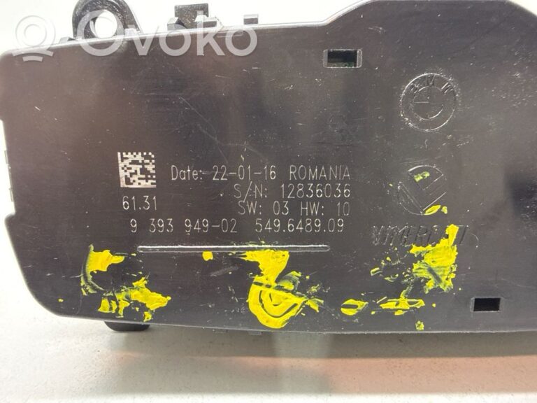cec337176739141469320e25c9a772dd-7d18d367aafd3272a3a4d7e20a9eacea_light_switch