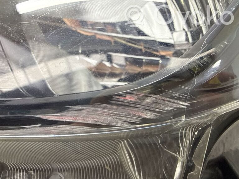 d21627dd30b22e2d1a20133d3a9c35e9-b873ba48727b349723ec8b10f12bfa0d_headlight_headlamp