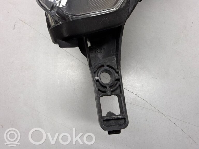 dc2c3428fe9f74df25818f1c12364d5a-3947dfcf62209df3d072640474427e6c_headlight_headlamp