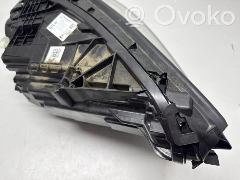 e5c1a4cfbf9a2dd56d29abe6a5473832-91492de2017bcd263773973b14211382_headlight_headlamp