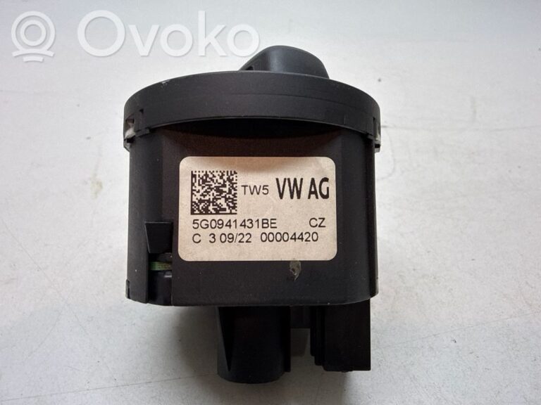 f25b0375257e8f37e3e95c8172b63c4e-58e49f7dfceb0a1724d83bd49711c235_light_switch