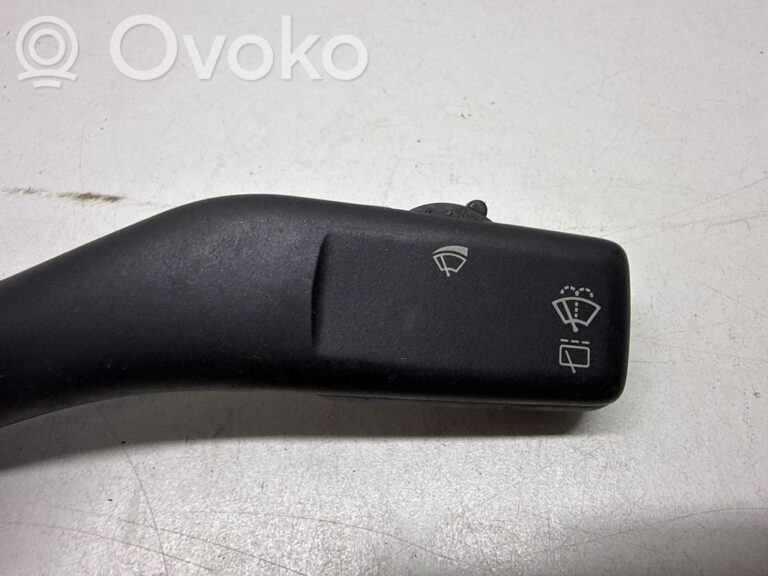 032ed23faaf52132a4275fd52714751c-eec1efae914ad9511256efef8f59764f_wiper_control_stalk