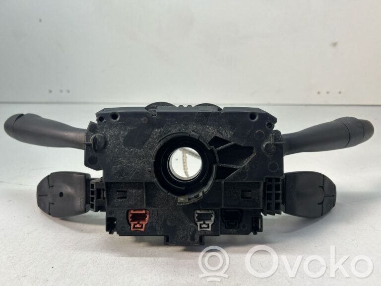 4f351d1816c09abd6da10d4174a77eea-7e0c4b1ce640873e2fe07c953061e210_light_switch
