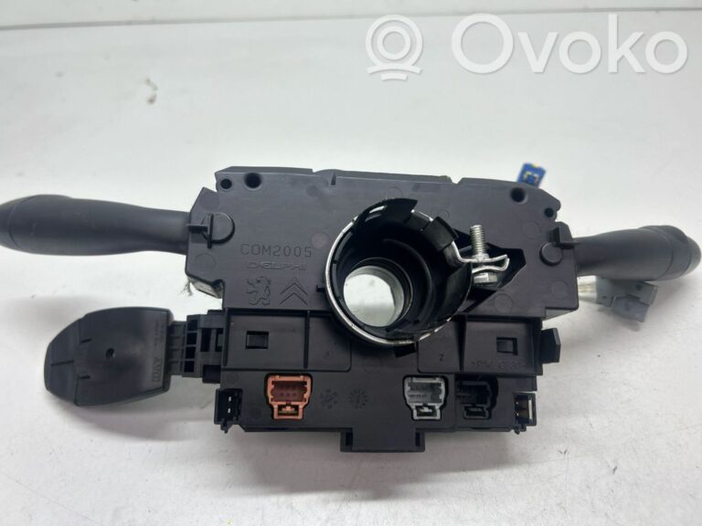 4f66f9f651acec0efe29cc99a1a48268-406a33ef7b30844f73fe60b3fc4457e5_light_switch