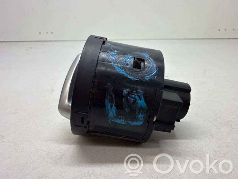 50f7a0dc70bd7b8e0b6d2c939e549058-b55001a87758a76d025af02f15648d72_light_switch