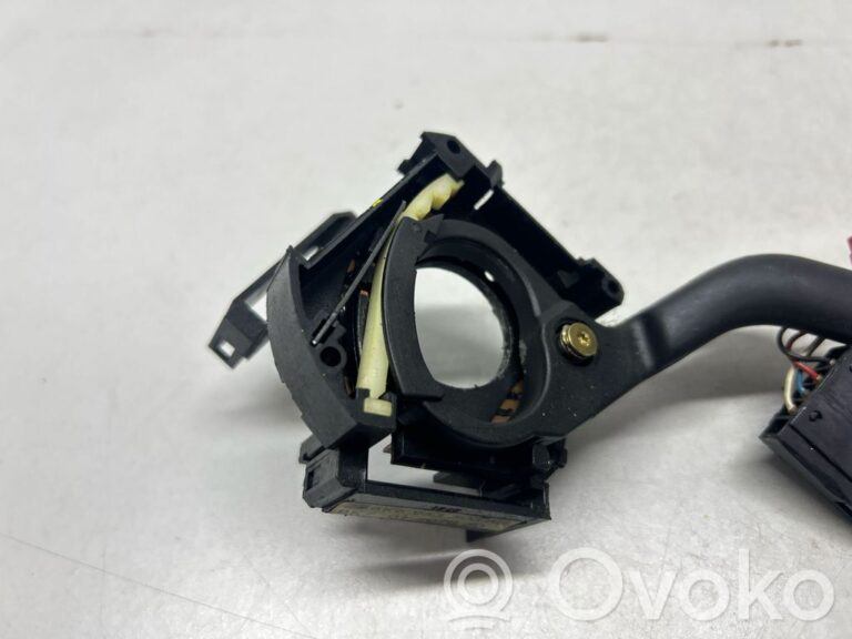 68b2665050bc092424ddd95bb5e28b8a-0e0372b750600b2fa72f542046386313_wiper_turn_signal_indicator_stalk_switch
