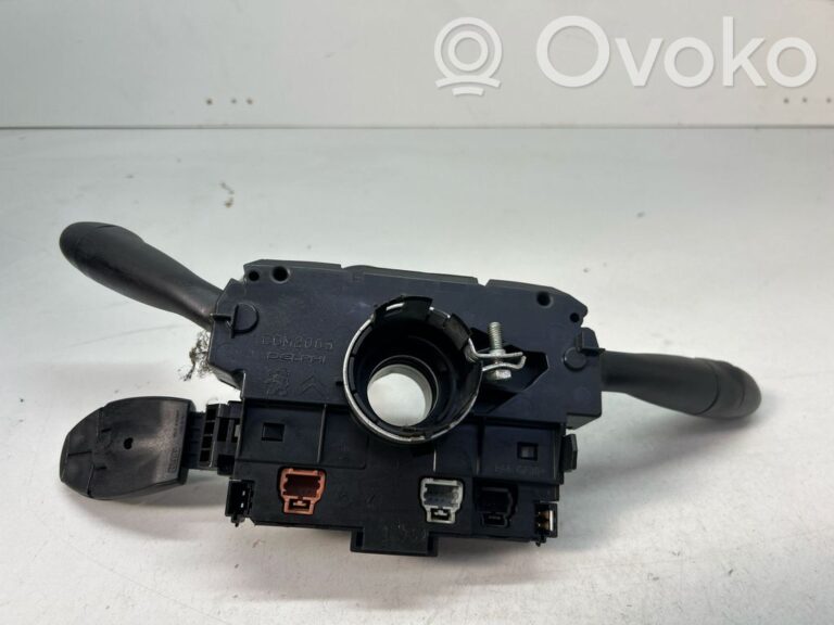 6ba578dbe18ea1ad9af99e38b5d1f838-6d9399a8d4d75d1b33b4c1c7e30faf04_light_switch