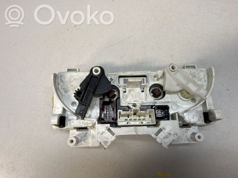 c0718d427f63bf49552918758fa2c981-3a2b8665c2176f524a53e0bb67ffdd1e_climate_control_unit