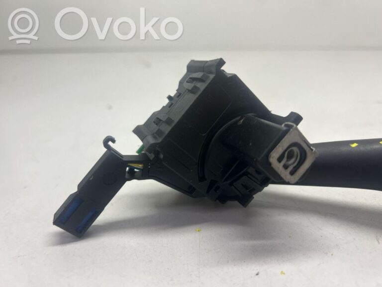 dc474b9fa71d5cc5510350d9ac576e19-65d8656cf5835772ad023594faaac967_wiper_control_stalk