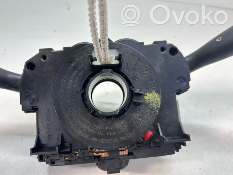 f3e1b7a9b00d7380f37cb054f3e27682-c6fea6af93975b9ff81ebe9252b1a748_light_switch