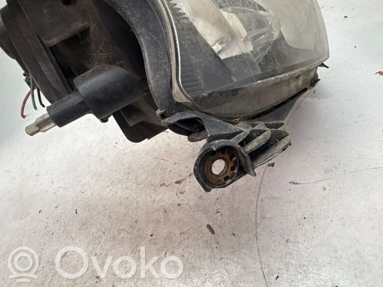 206467f3e5773ac5d6c02e8b50f33be8-c2e4b2a9ac16856465c8f8b89429d8d7_headlight_headlamp