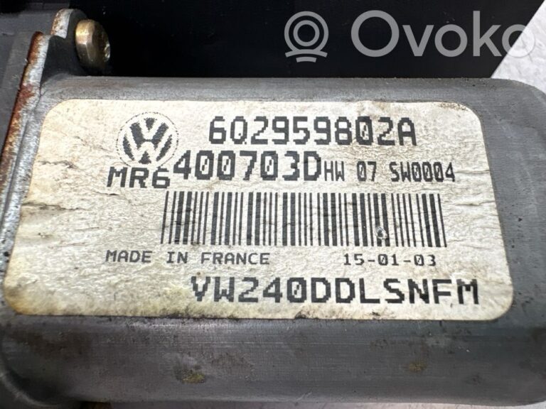 Moteur de lève-vitre de porte avant