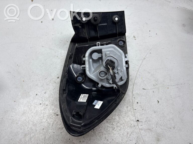 44fff0474fda21f79dafcad4a1cfcad5-284cca60bba97130dc3a1e432569ab4e_rear_tail_lights