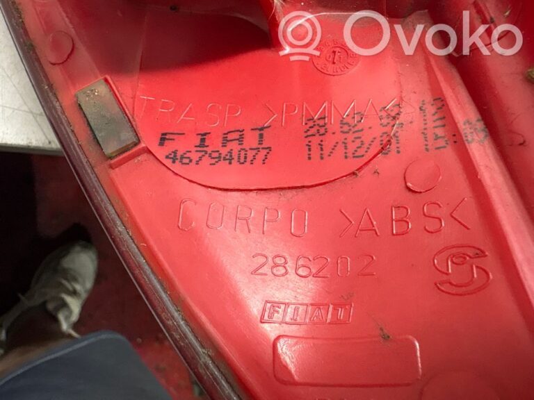 4d4b241b2afcfda63e495a6065294b40-e046b64ac5cd50d48303cf1d6fed92bf_rear_tail_lights