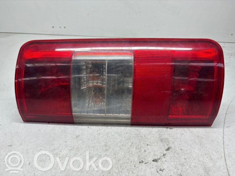 4ea6248b82d11a173e8d3455b429c739-93d62e4a605f616f6b1ac056aa8dc76d_rear_tail_lights
