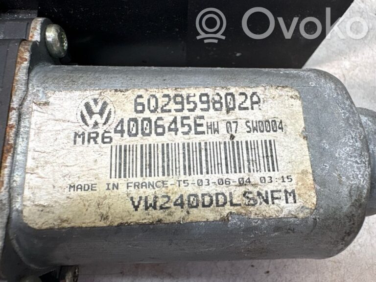 Moteur de lève-vitre de porte avant